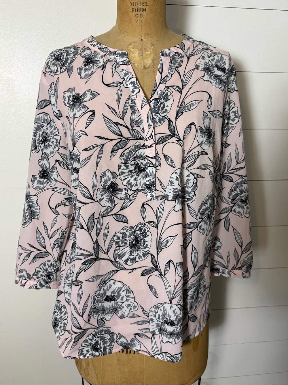 Talbot’s Women's Pink Floral V-Neck Tunic Top